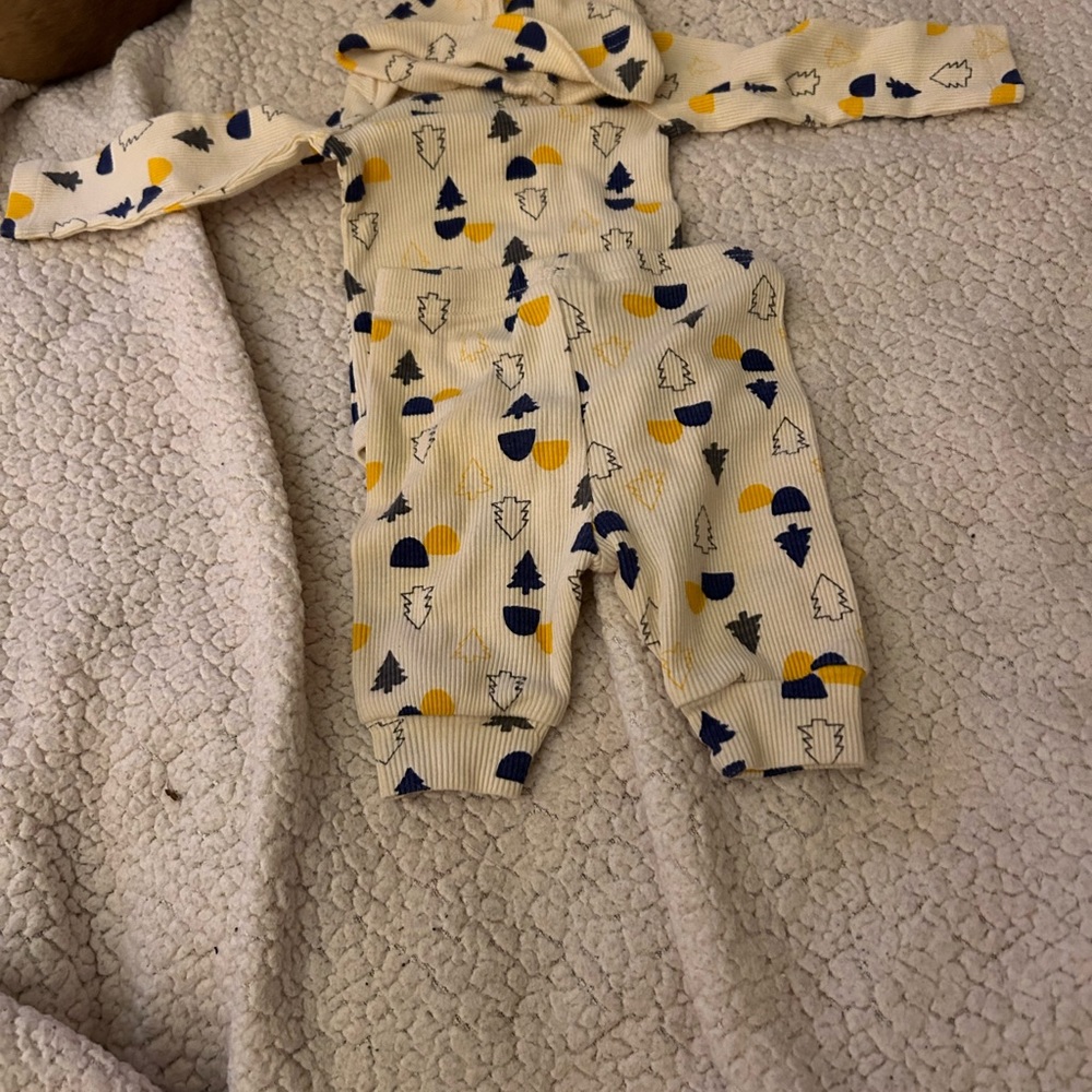 Newborn outfit